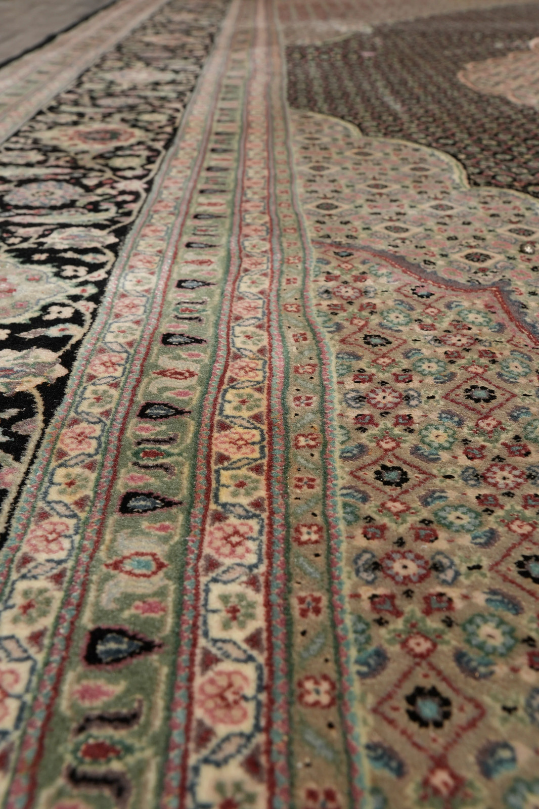 8.10 x 11.10 Black Fine Quality Wool and Silk Tabriiz Mahii Handmade Rug #F-4451