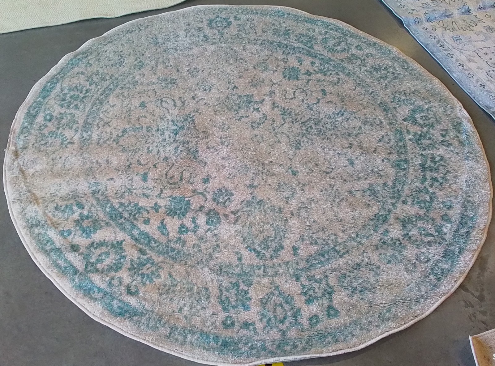 IVORY / LIGHT BLUE 6′-0″ x 6′-0″ Flaw in Rug Reduced Price 1172777168 ADR109L-6R