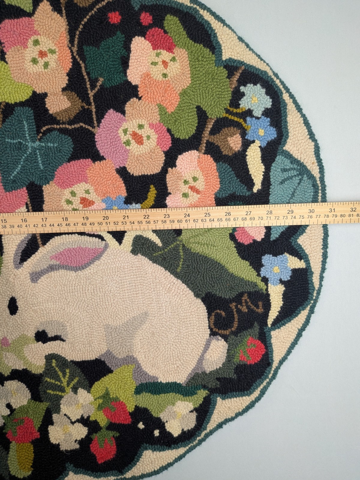 CLAIRE MURRAY Rabbit Strawberry Patch Oval Rug Hand Hooked Heirloom Wool Bunny