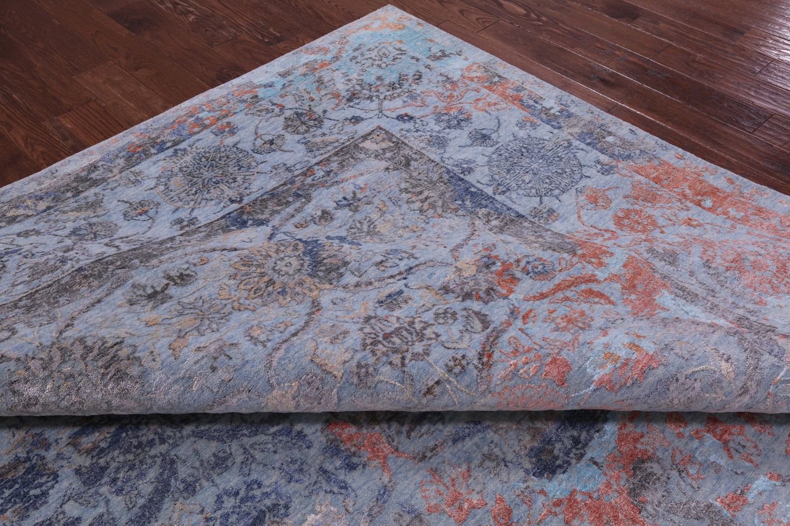 9′ 11″ X 13′ 9″ Traditional Wool & Silk Handmade Rug – Q15558