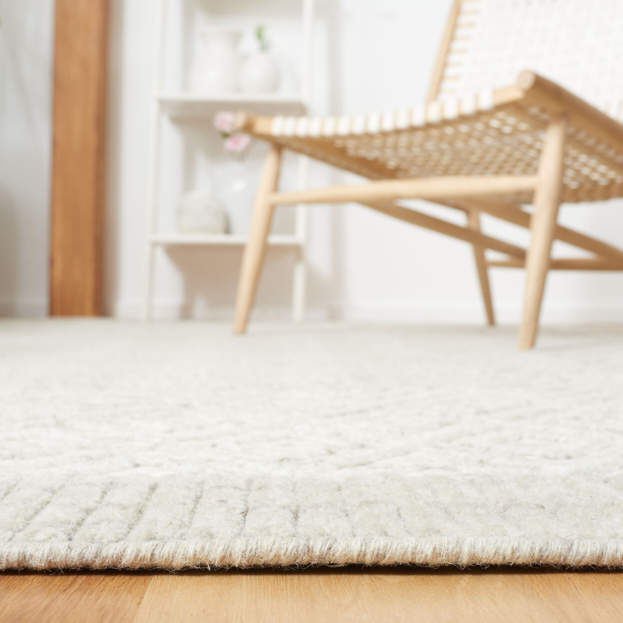 SAFAVIEH Martha Stewart MSR9604G Grey / Ivory Rug