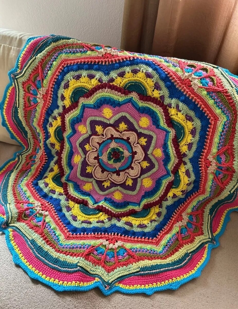 knitting mandala rug