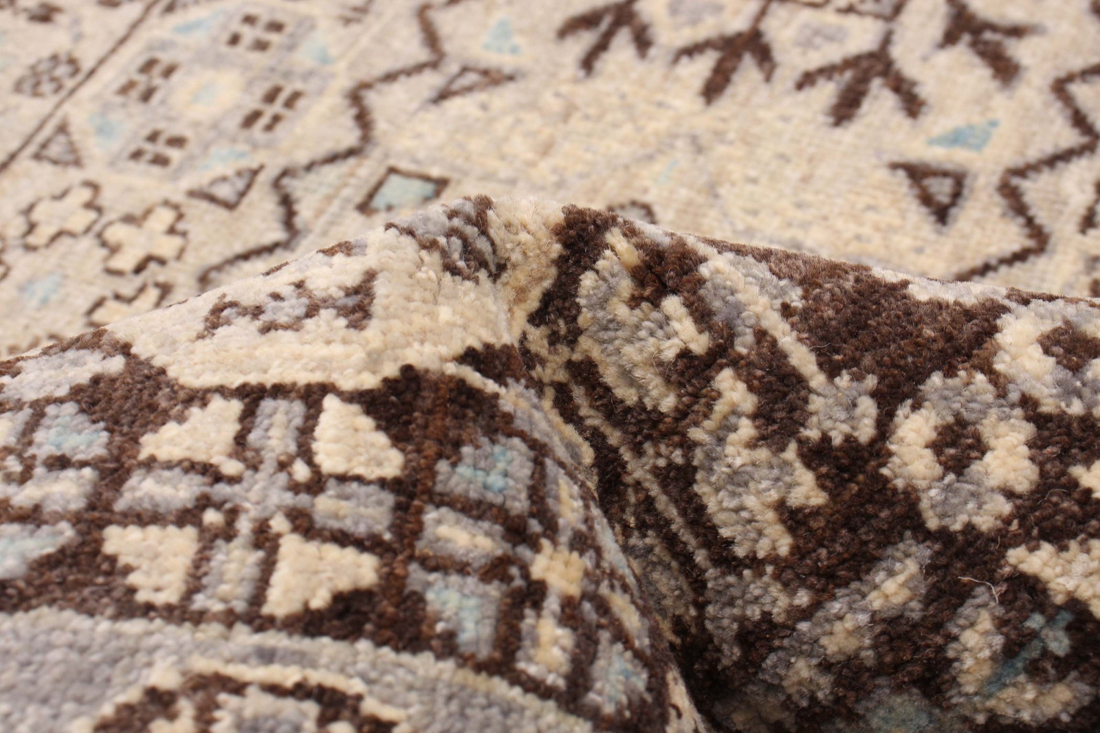 Traditional Hand-knotted Carpet 7’10” x 10’0″ Wool Oriental Area Rug