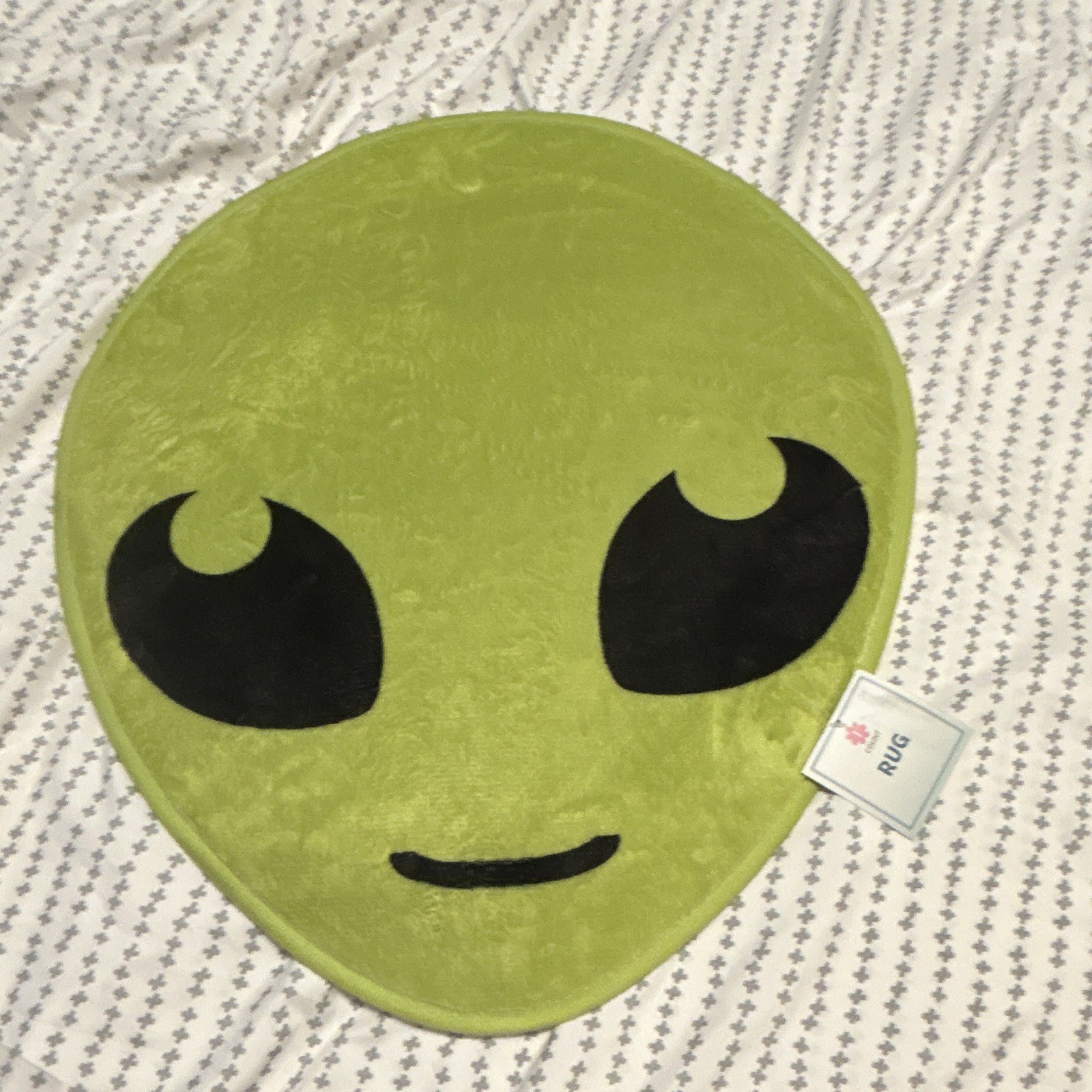 Green/Black Alien Face Novelty Area Rug 15×22 Polyester Tufted Low Pile