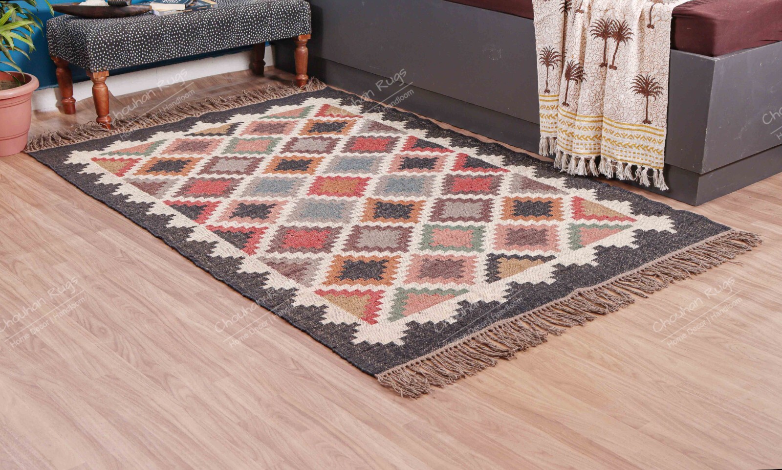 Vintage Turkish Hand-Woven Kilim Flat Weave Area Rug Vintage New Hand-Woven