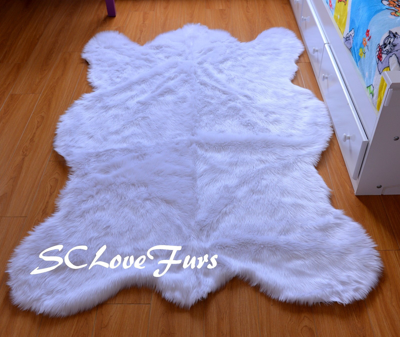 5′ x 7′ Snow White Russian Polar Bear Kodiak Bearskin Faux Fur Modern Home Rugs