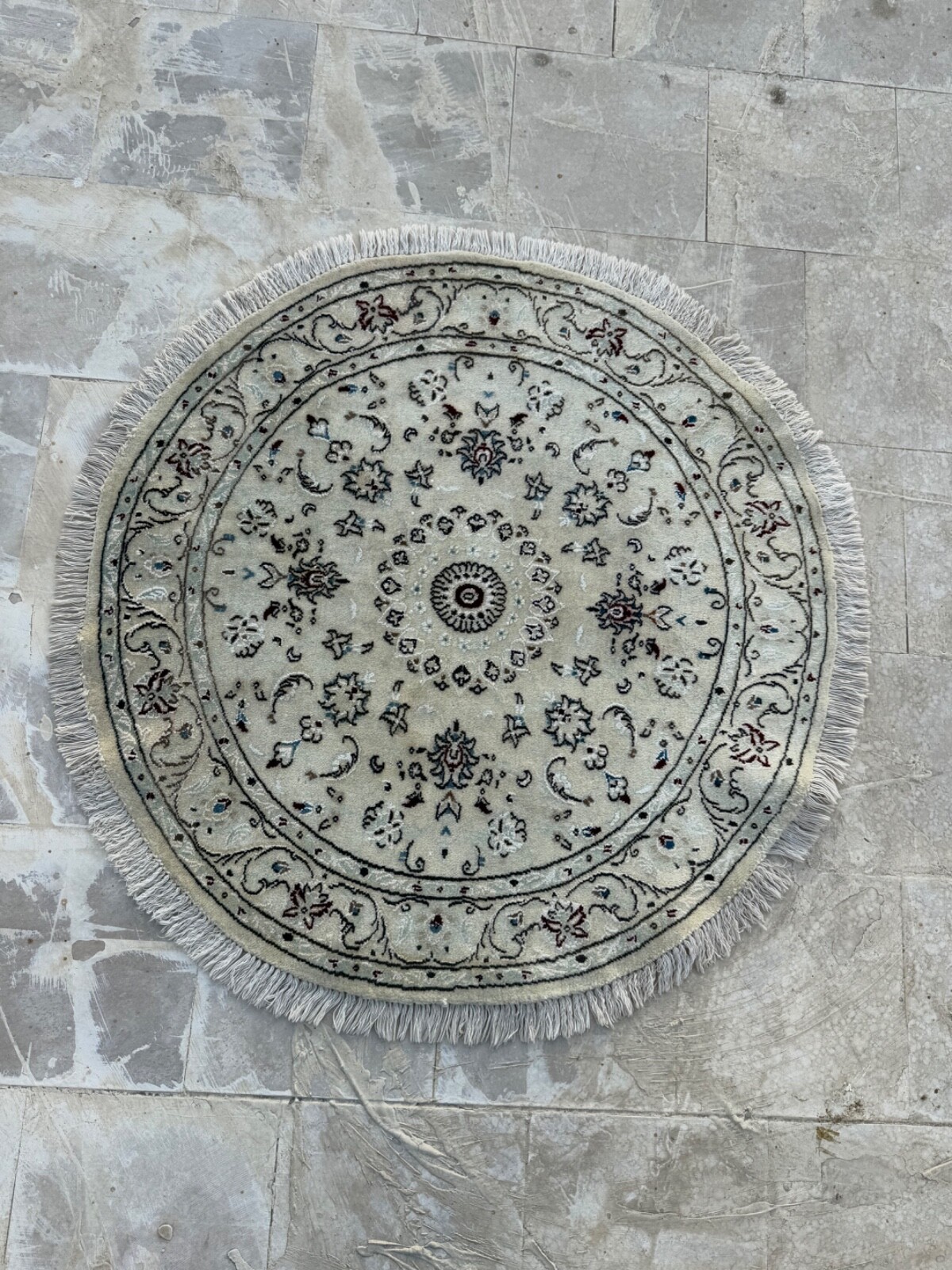 Vintage Beautiful Hand Knotted Oriental Naiin Wool Round Rug Floor Area 100x99Cm