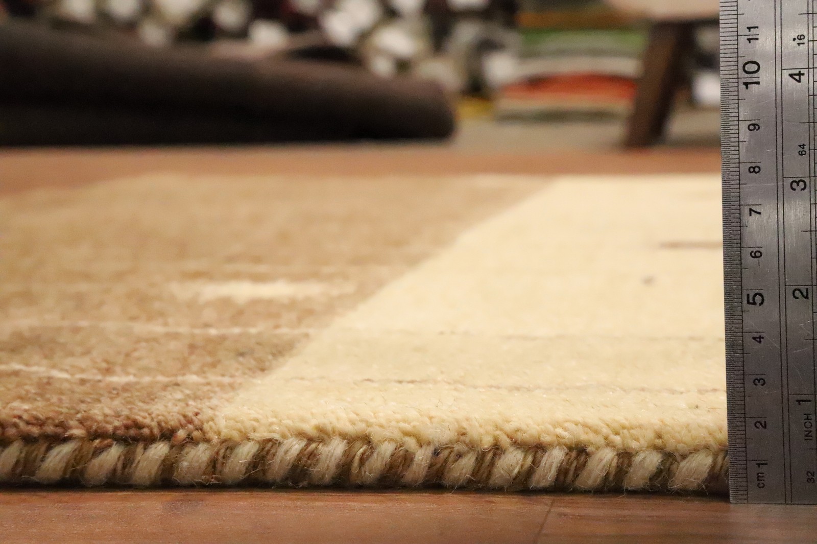 Woolen Handmade Rug 4×6 Oriental Carpet in Neutral Tones for Modern Decor