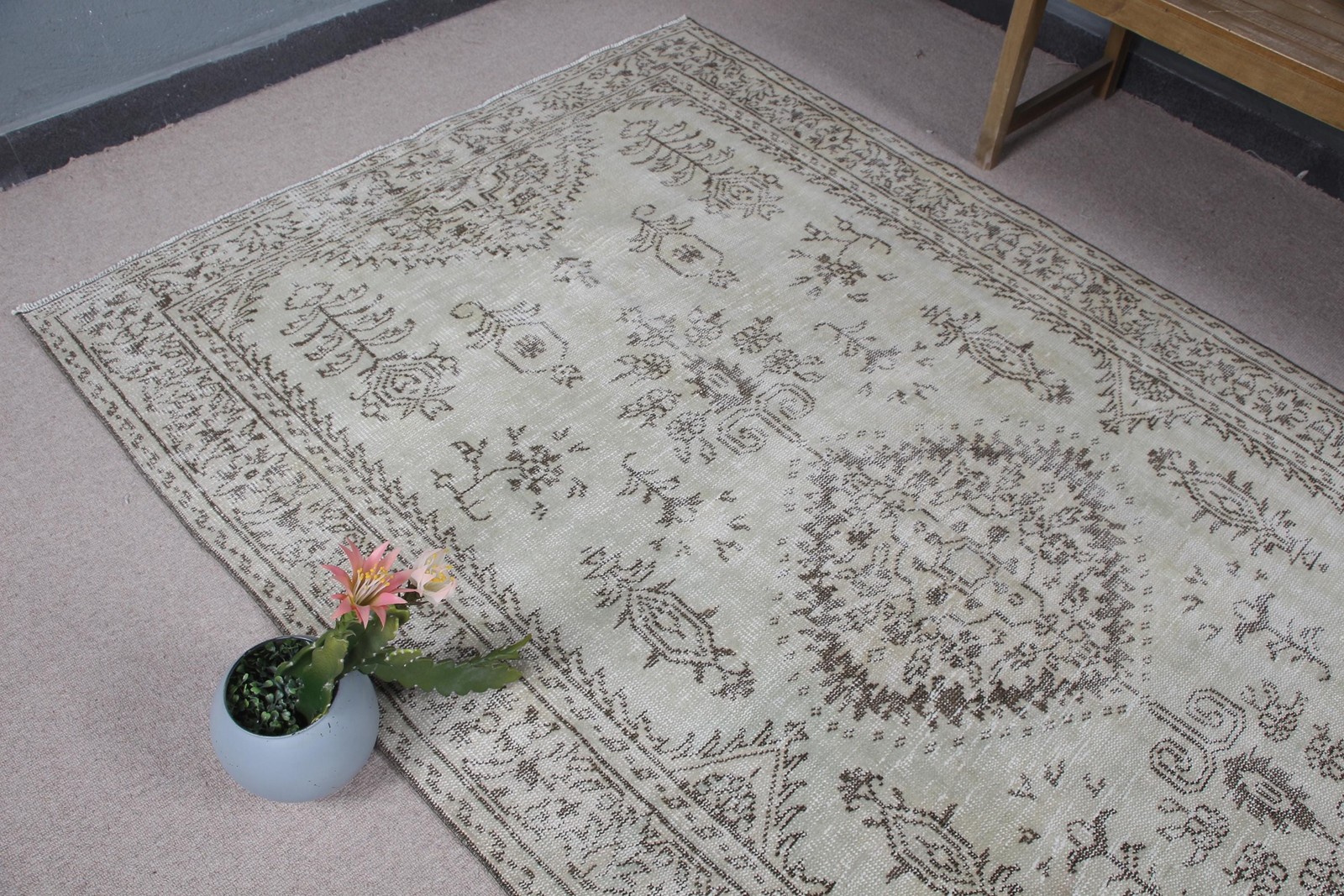 Vintage Large Rug 4,6×9,1 ft, White Brown Camouflage Rug Wool