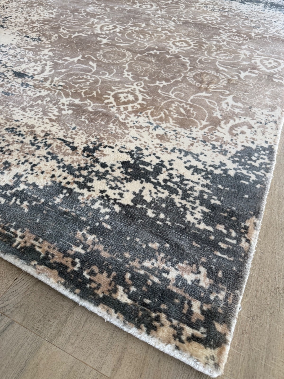 Hand Woven Area Rug Viscose 5 x 8 Contemporary Erased Pattern Home Decor Rug