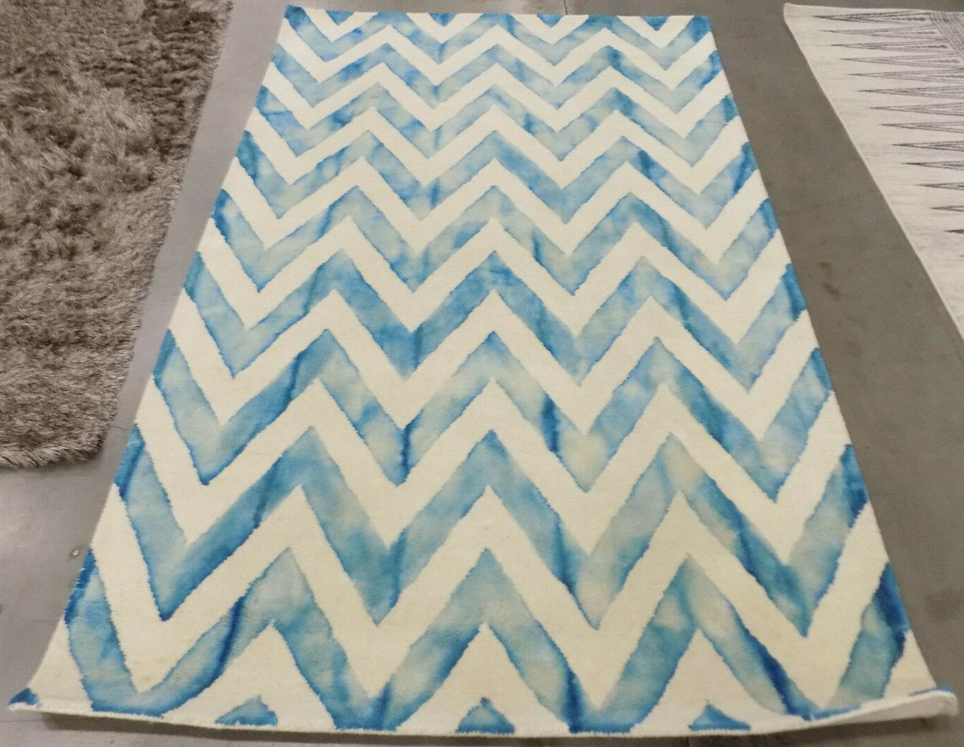 IVORY / TURQUOISE 5′ X 8′ Stained Rug Reduced Price 1172579877 DDY715H-5