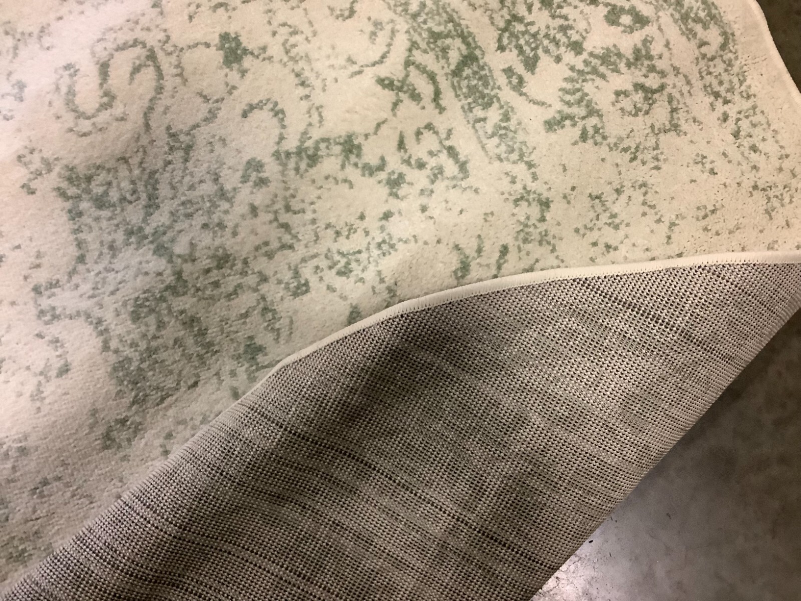 IVORY / SAGE 6′-0″ x 6′-0″ Flaw in Rug, Reduced Price 1172671583 ADR109V-6R