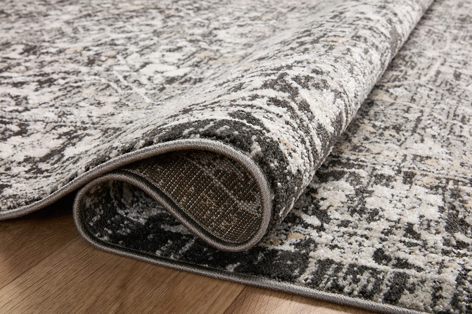 Loloi Odette Collection Odt-01 Charcoal/Silver 5-3 X 7-9 Area Rug