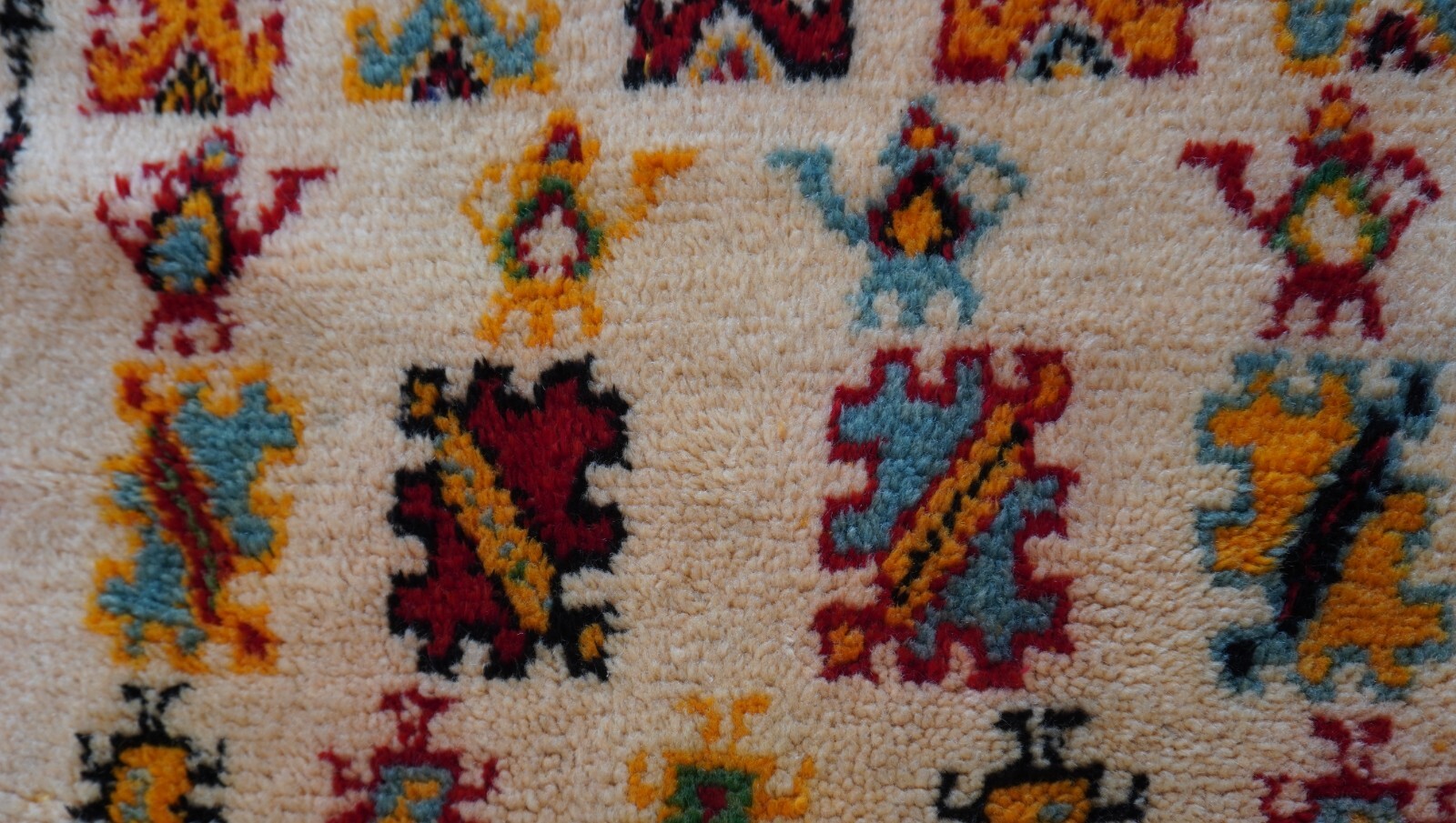 3’3″ x 6’6″ ANTIQUE MOROCCAN HAND KNOTTED WOOL IVORY GOLD RUG, BIRDS, TEA-POTS