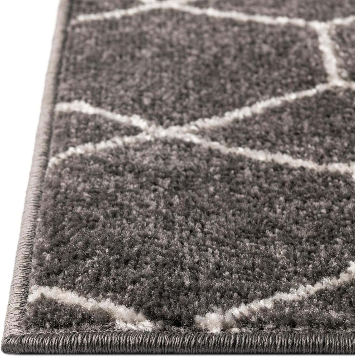 Trellis Frieze Collection Area Rug – Geometric (6′ 1″ X 9′ Rectangle Dark Gray/I