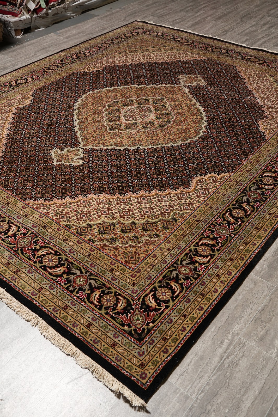 8.2 x 9.9 Beautiful Quality Wool and Silk Handmade Mahii Tabriiz Rug #F-4466