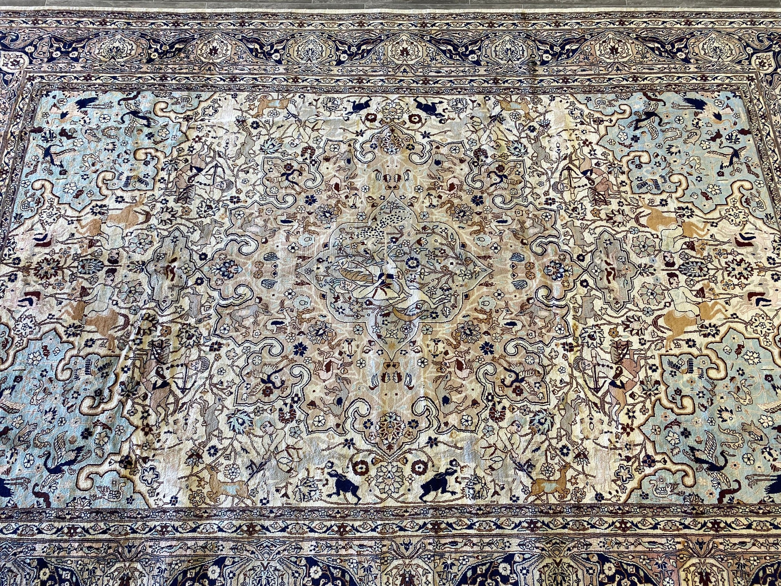 7′ x 11′ Wool and Silk Fine Handmade Rug Animal Motif #F-6676