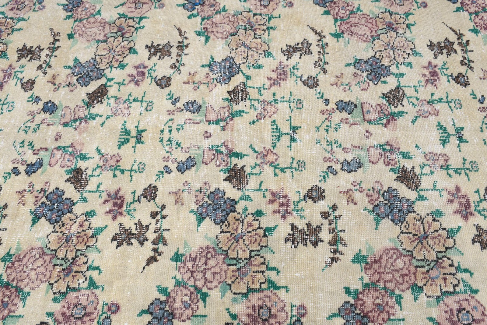 Turkish Rug, Large 5,5×8,6 ft Vintage Rug, Purple White Oriental Wool Rug