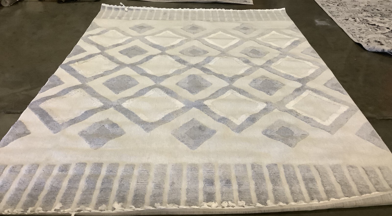 IVORY / GREY 9′ X 12′ Flaw in Rug, Reduced Price 1172668020 MRK560A-9