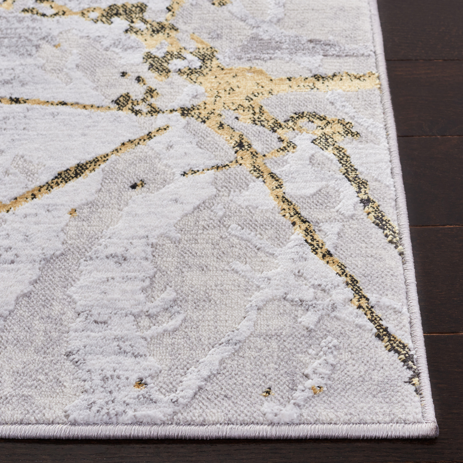 Safavieh Amelia GREY / GOLD 4′-5″ x 6′-5″ Area Rug – ALA293G-4