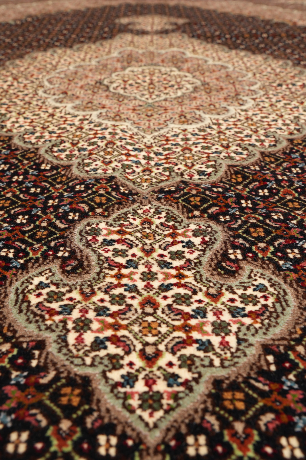 6.5 x 10 Perrsian Tabriiz Mahii Rug Wool and Silk Irran #F-4218