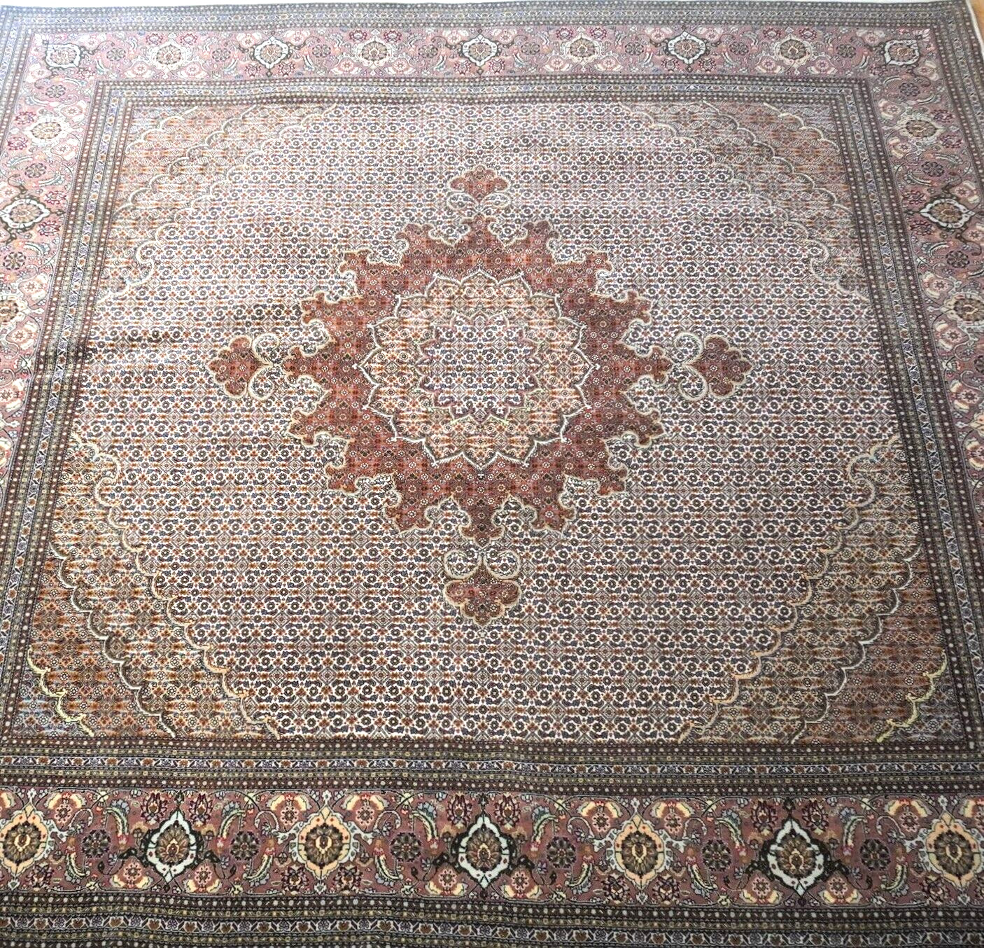 8′ x 8′ Square Elegant Tabrizz Mahi Silk & Wool Hand knotted Premium Quality Rug