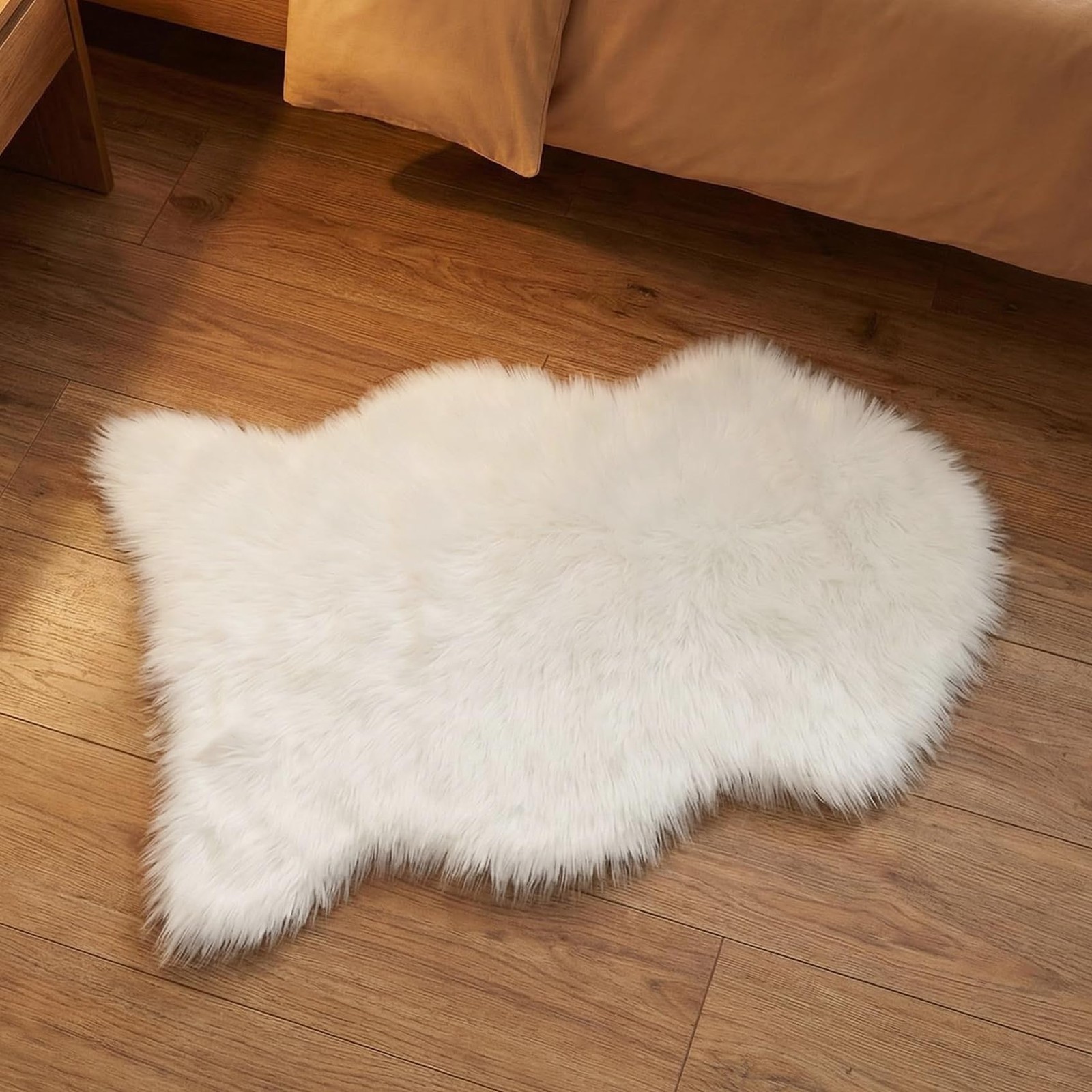 2×3 ft Faux Fur Rug White Sheepskin Chair Cover for Bedroom Sofa Living Room