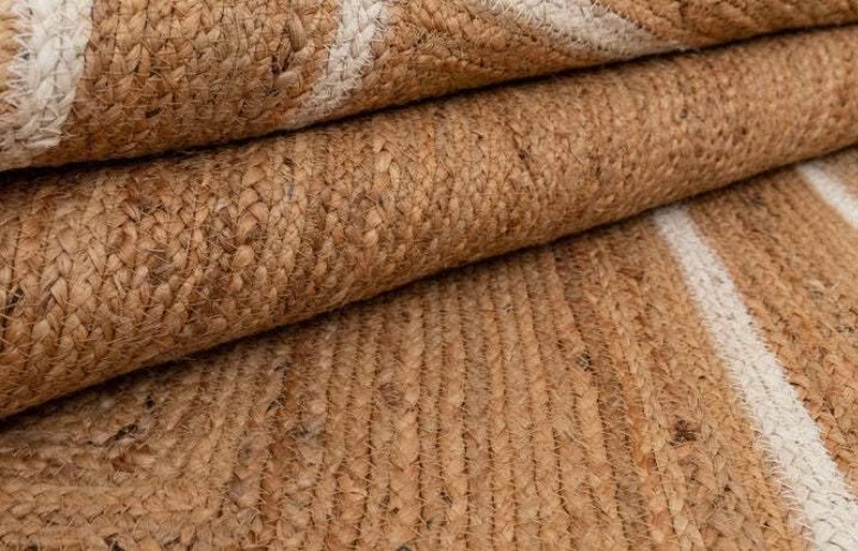 Scallop Jute with White Border 2X3 Feet