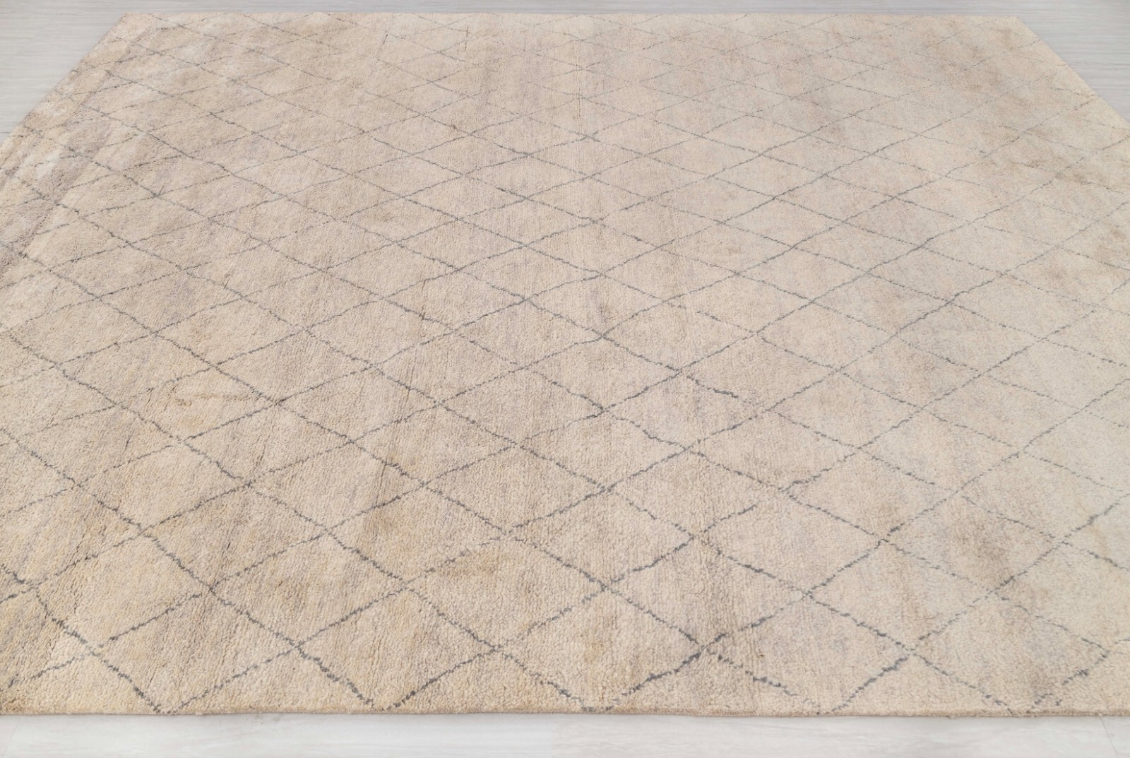 9×12 Beige Grey Boho Style Moroccan Rug Wool And Viscose Hand Knotted Rug |