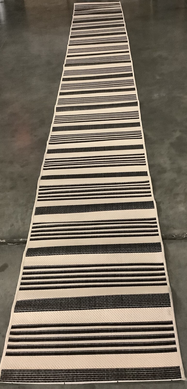 BLACK / BONE 2′-3″ x 18′-0″ Flaw in Rug, Reduced Price 1172669519 CY6062-216-218