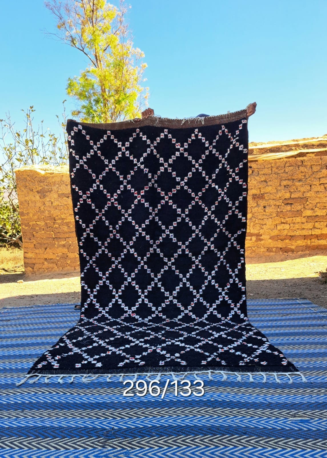 Moroccan Berber tribal rug – beautiful vintage handwoven wool rug