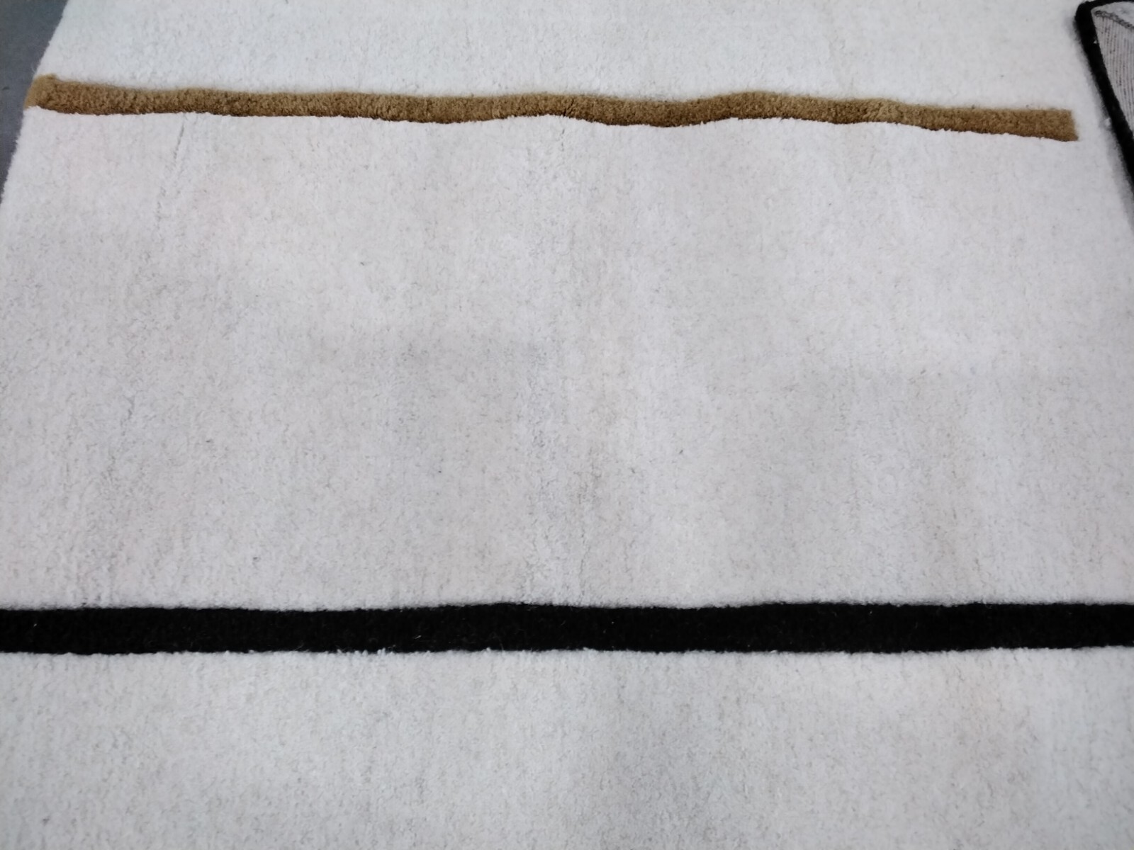 IVORY / BLACK 5′ X 8′ Hole in Rug, Reduced Price 1172747835 FTV110A-5