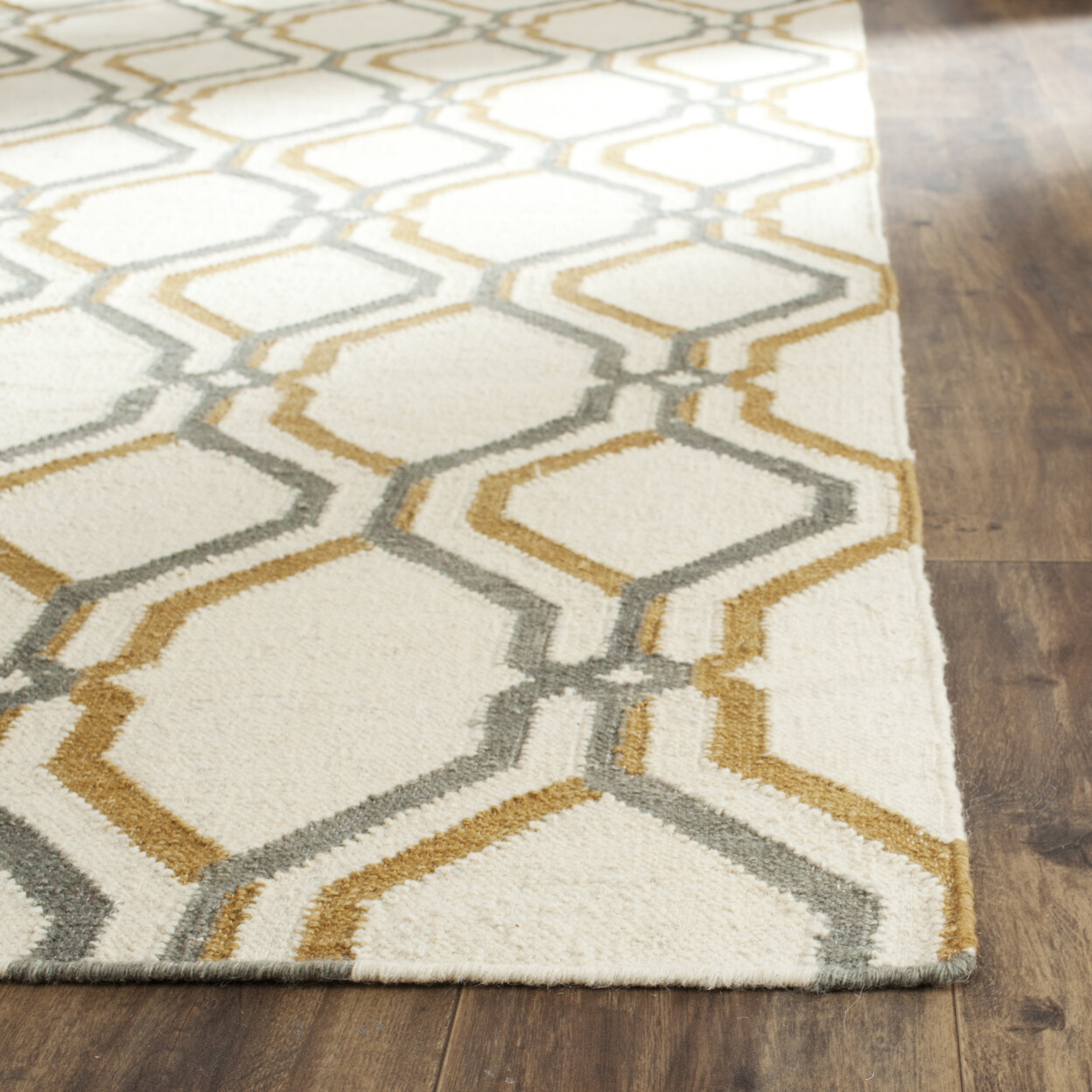 SAFAVIEH Dhurries DHU104A Handwoven Ivory / Black Rug