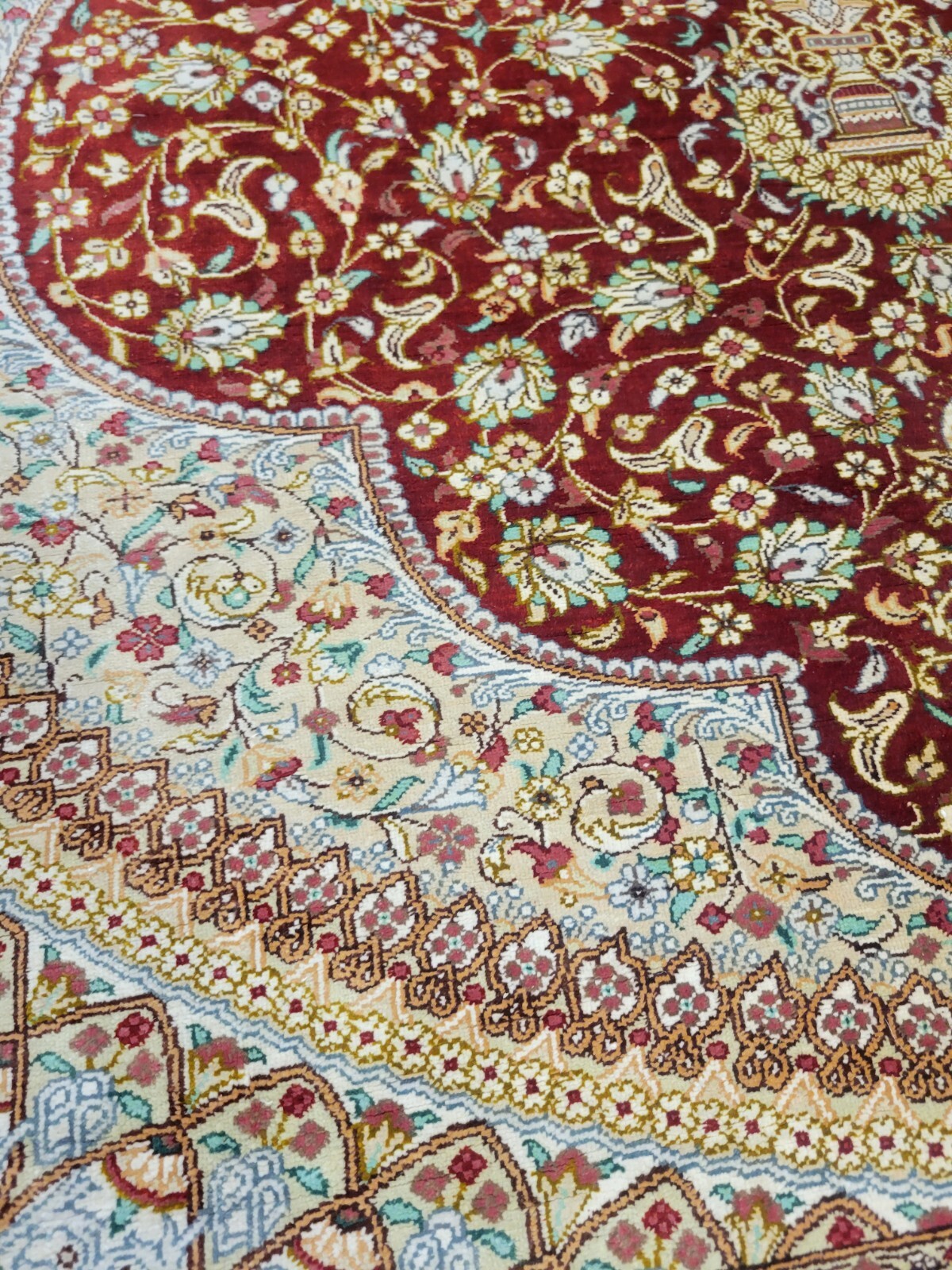 Fine Authentic Hand Knotted Perzian 100% Silk Rug 4’4″ x 6’8″ Signed 484 KPSI