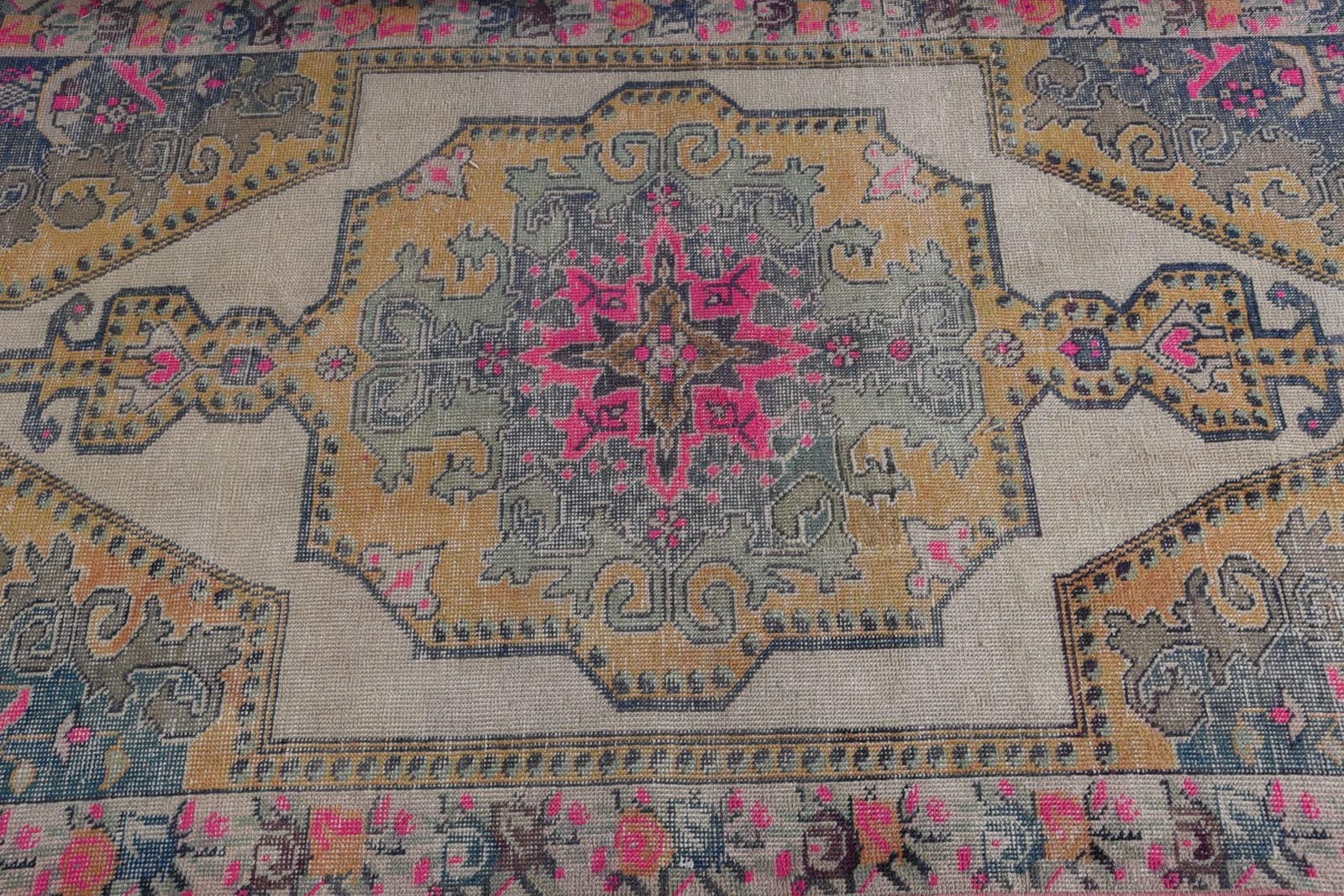 4×6,7 ft Rug, Turkish Vintage Area Rug, Pink Wool Rug