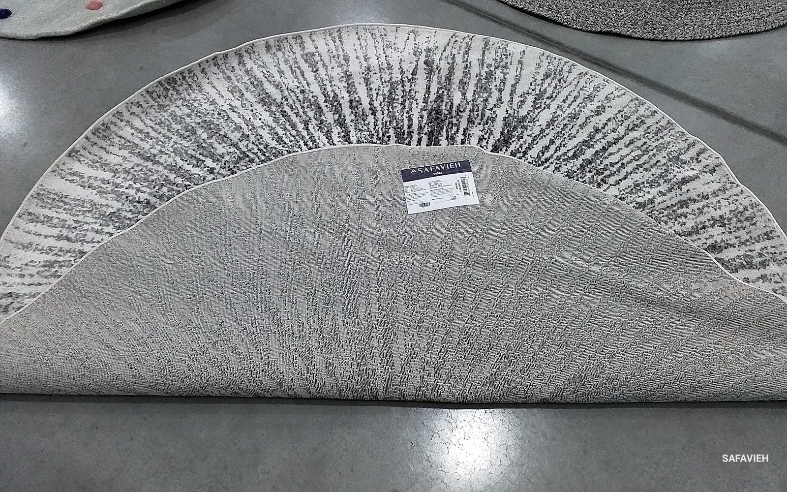 BLACK / IVORY 6′-7″ x 6′-7″ Flaw in Rug, Reduced Price 1172804244 EVK228K-7R