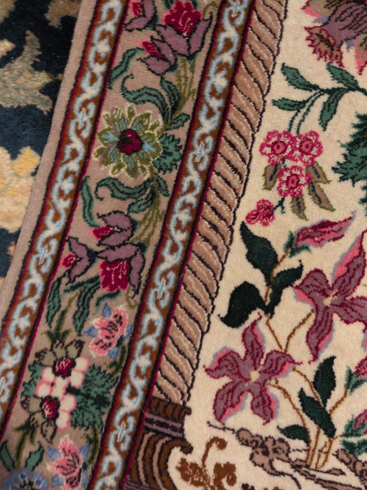 2’3″x3’6″ Extra Fine Hand-Knotted Wool & Silk Isfahane Rug
