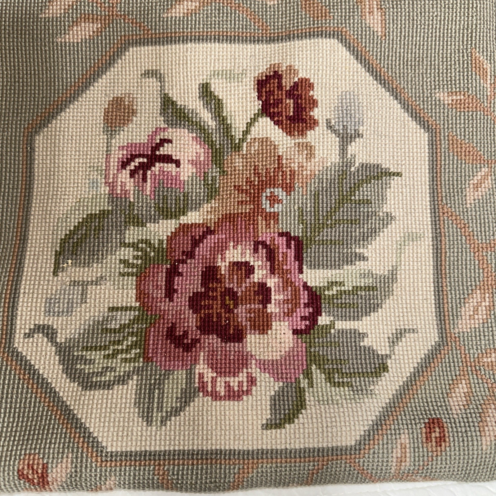 Vintage French Style Aubusson Pictorial Design Chain stitch Rug 35″ x 60read all