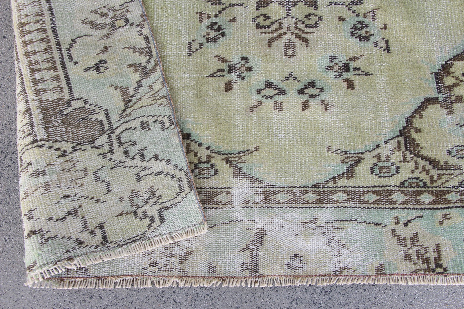 Vintage Turkish Rug 4,9×8,3 ft, Green Floral Rug