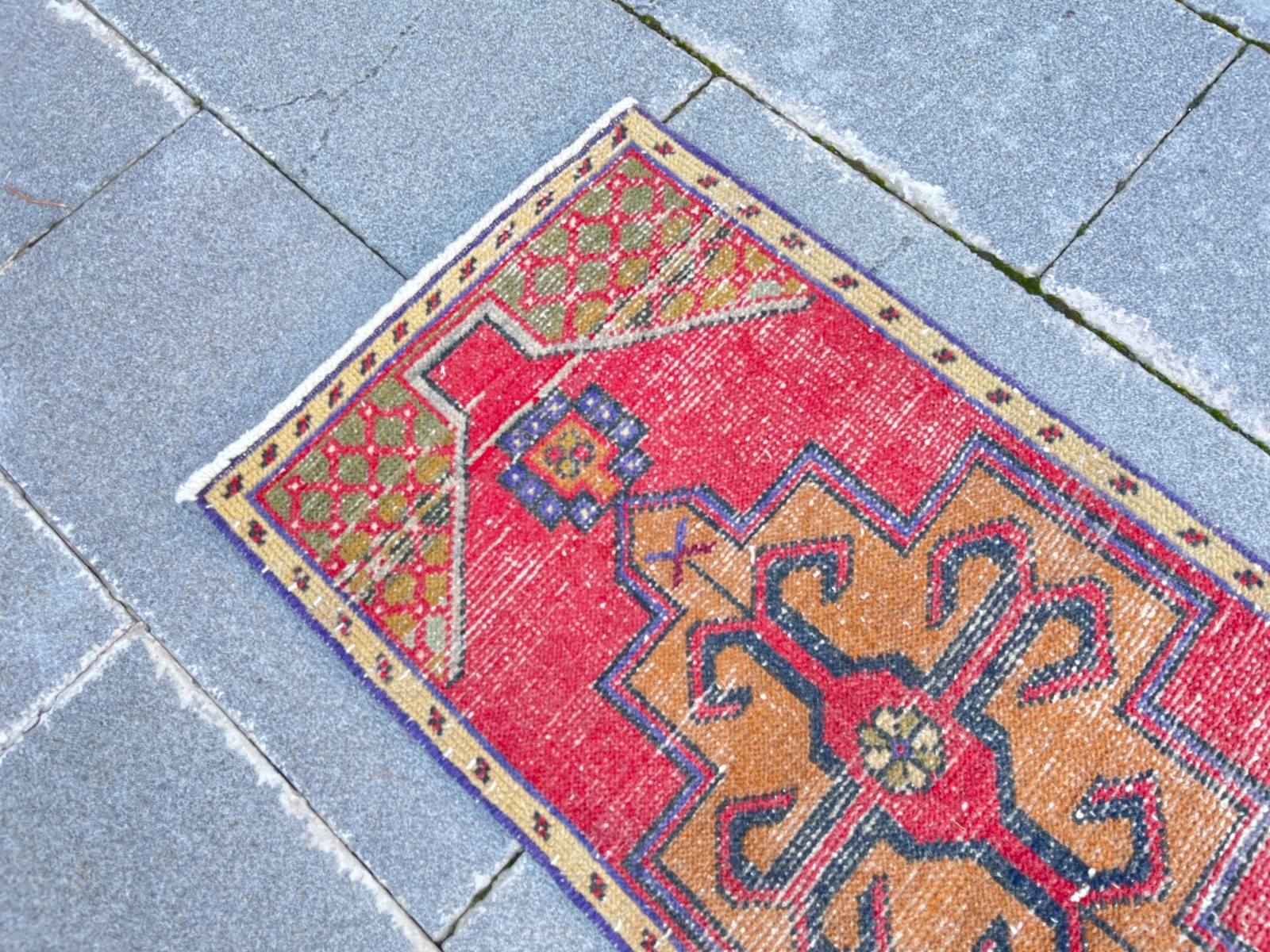 Vintage Turkish Rug 1.5×2.8 Ft Bold Red Tribal Wool Medallion Rug