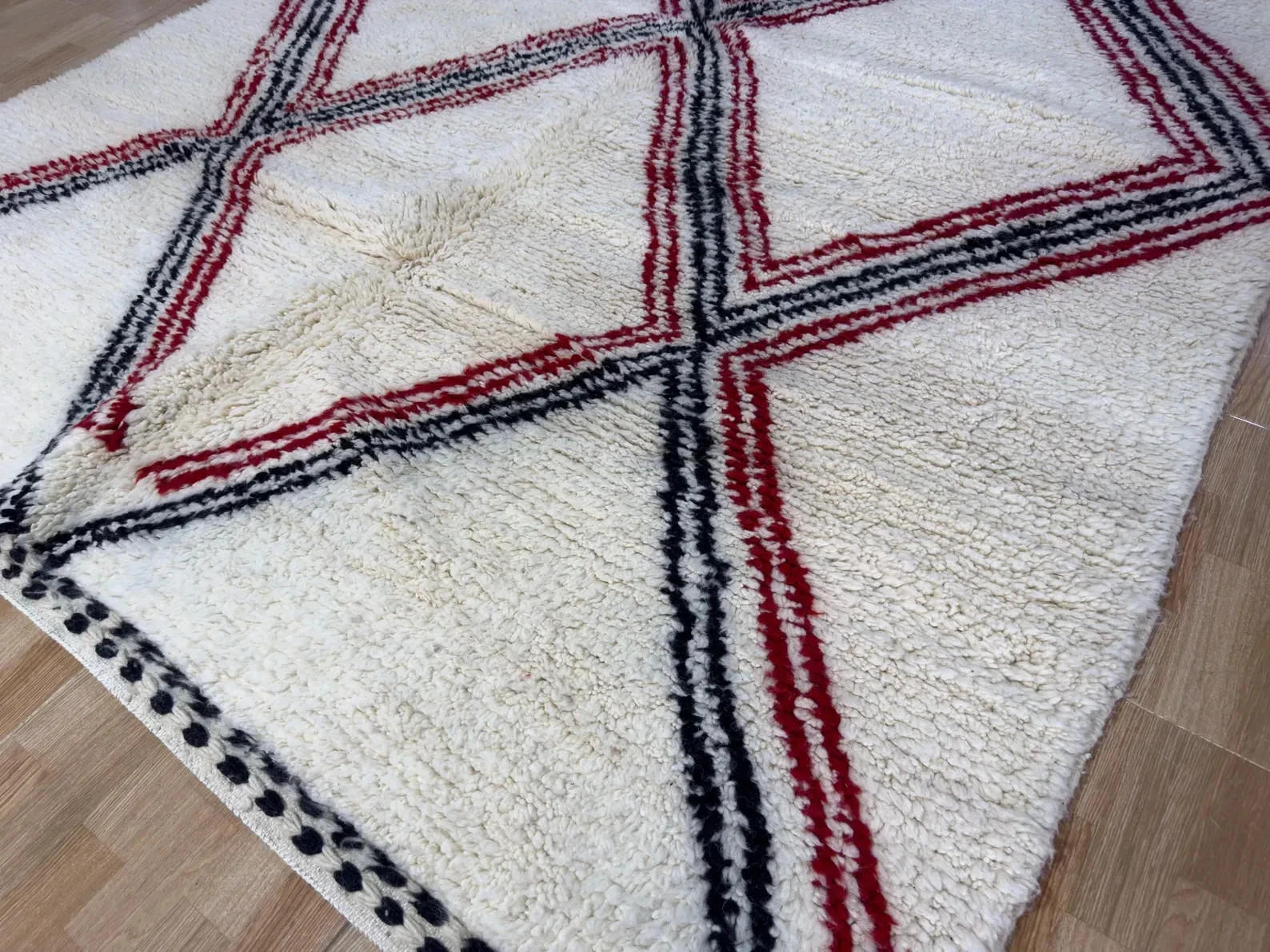 Moroccan Berber Beni Ourain Wool Rug Color White, Black and Red Design Carpet Ru