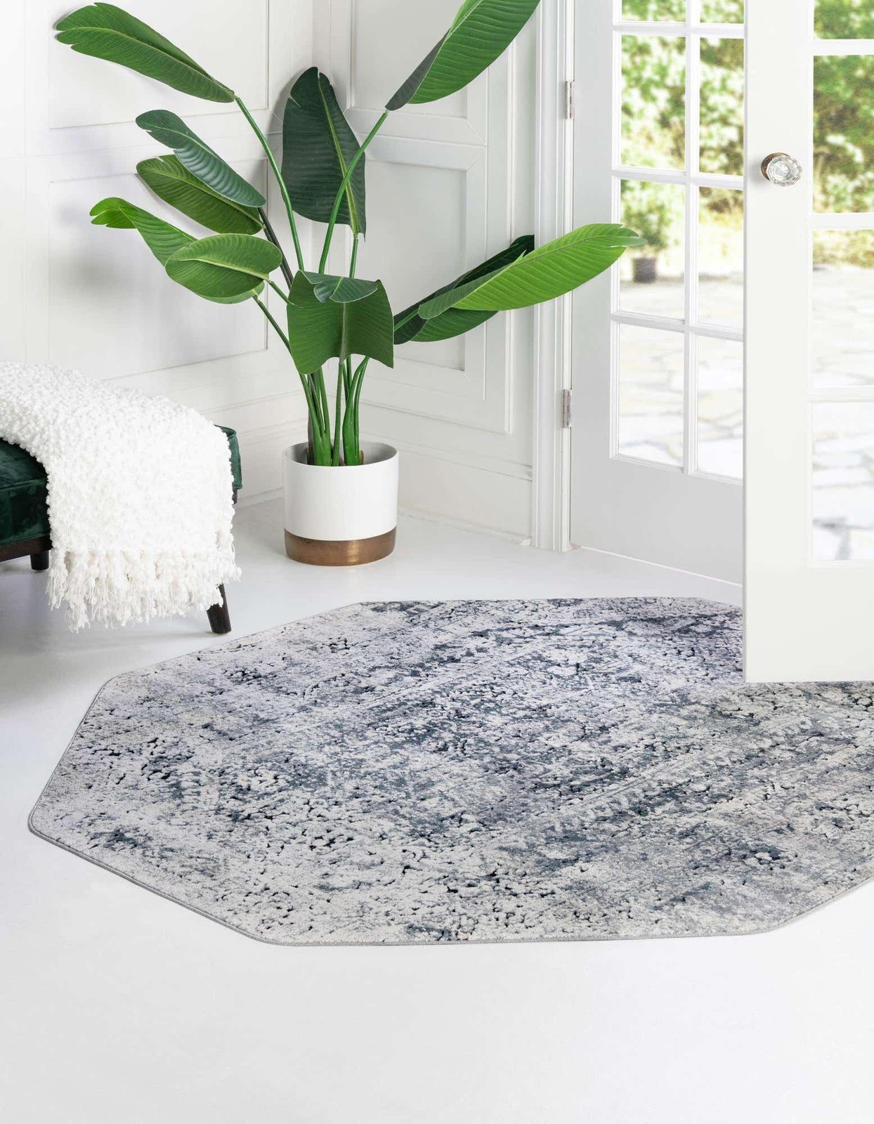 Chateau Collection Area Rug Quincy 5′ 1″ Octagon Gray/ Beig