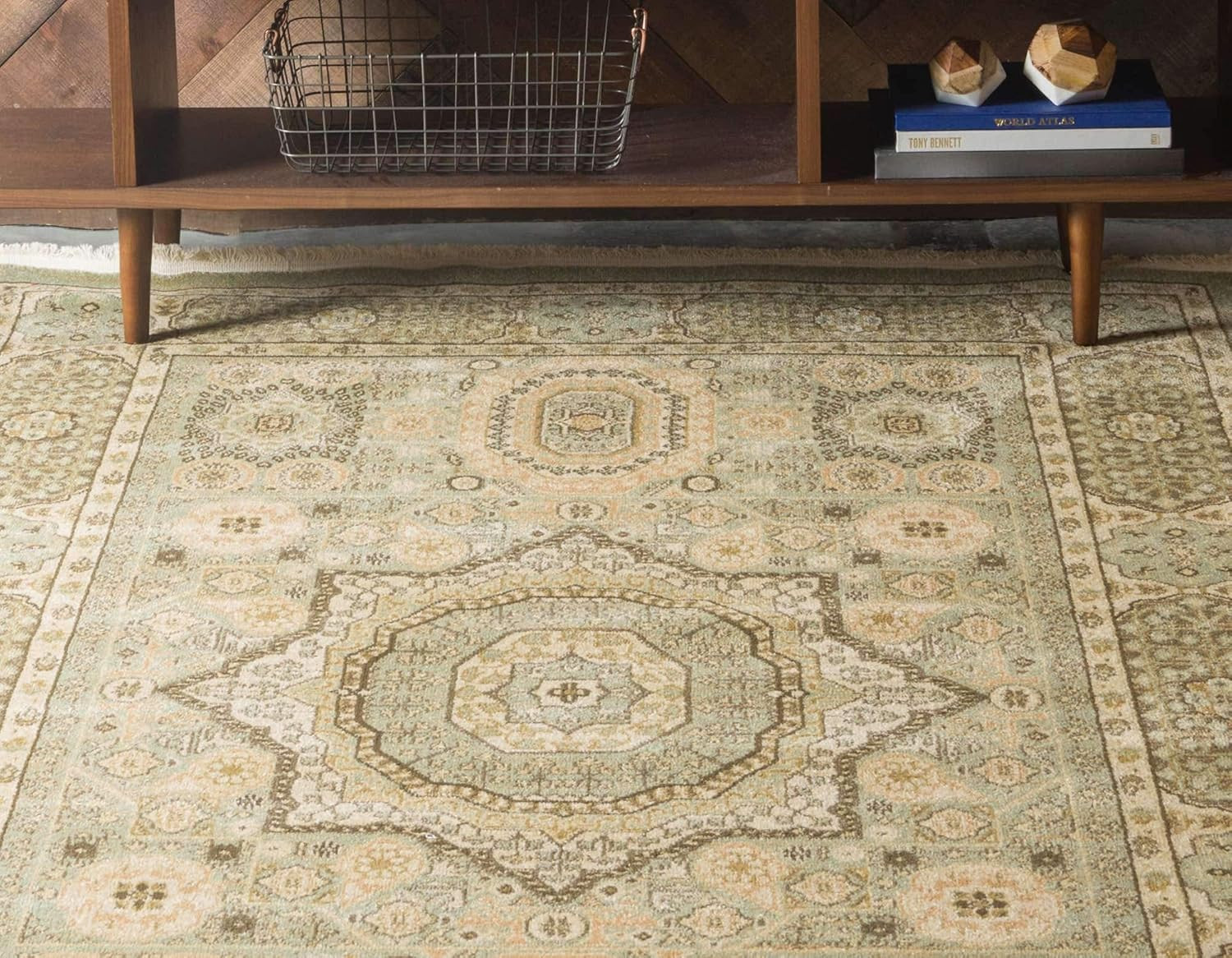 Bohemian Vintage Medallion Area Rug 7′ x 10′ Light Green/Tan