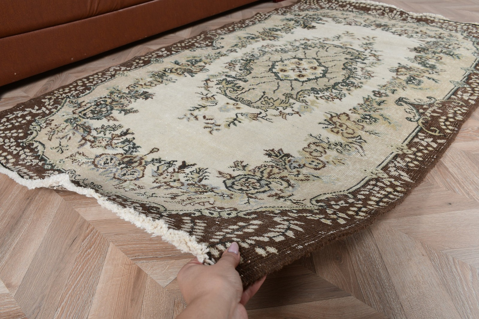 4×6,5 ft Turkish Rug, Brown Floral Vintage Rug Wool
