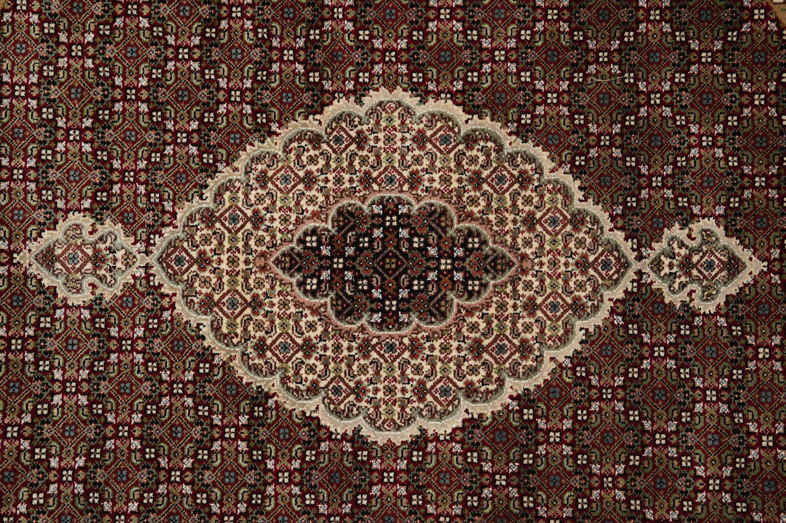 6 x 6 Feet Round Mahii Tabriiz Wool and Silk Rug #F-4635
