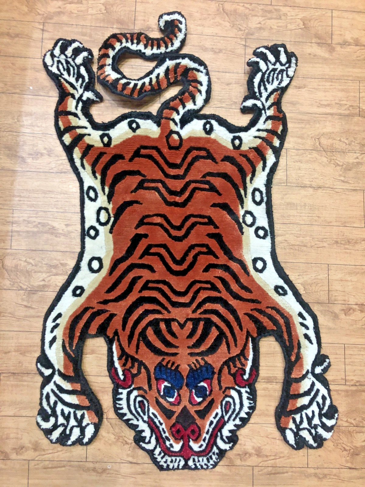 Hand knotted Tibetan mini silk skin rug ( 45 cm x 75 cm )