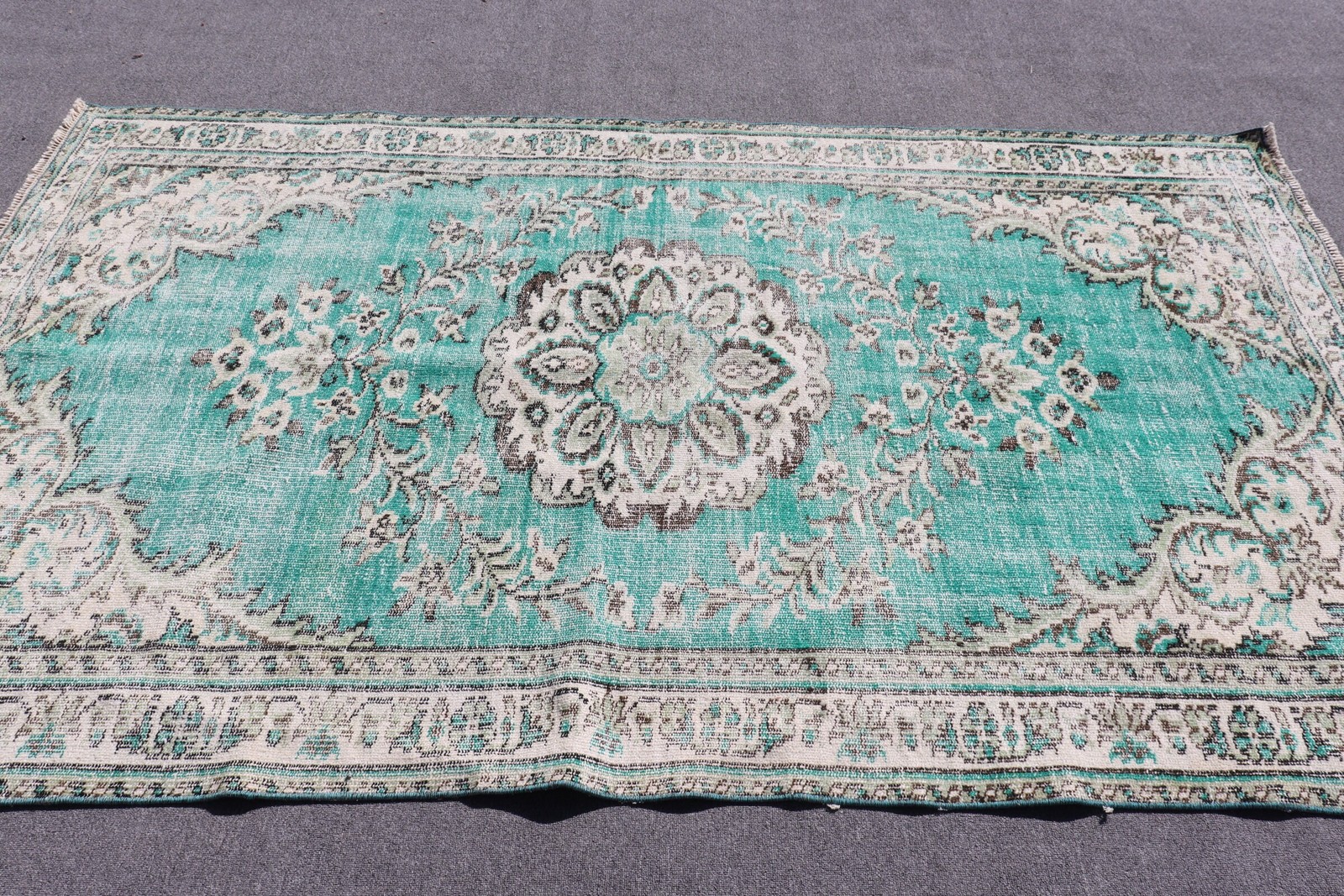Vintage Turkish Rug 5×8,3 ft (152×253 cm), Blue White Camouflage Rug