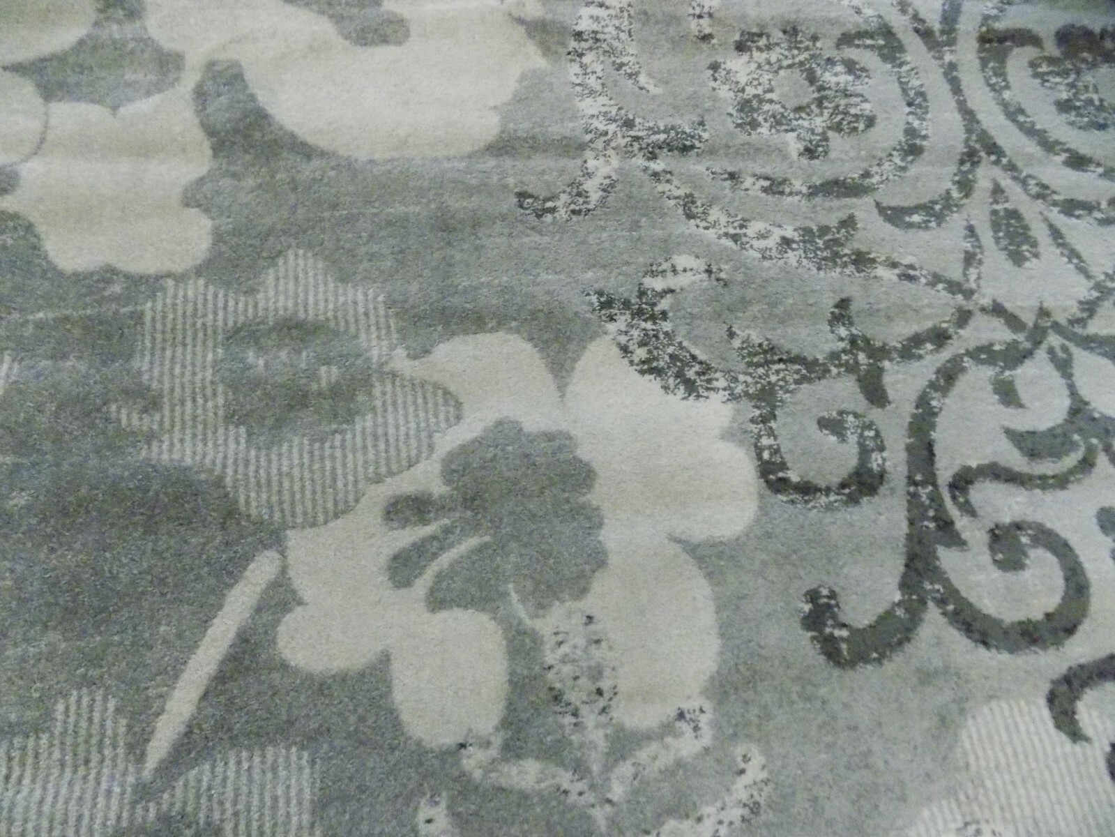 SILVER / IVORY 9′ X 9′ Square Flaw in Rug Reduced Price 1172585985 ADR114B-9SQ