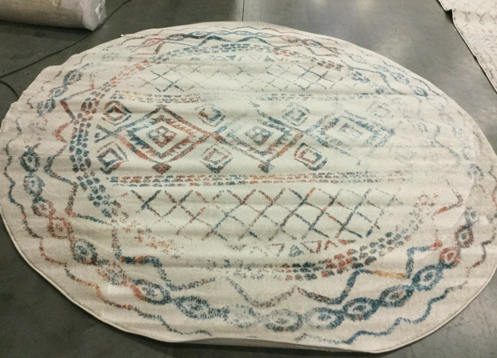 IVORY 6′-7″ X 6′-7″ Round Stained Rug, Reduced Price 1172648651 TUL268M-7R