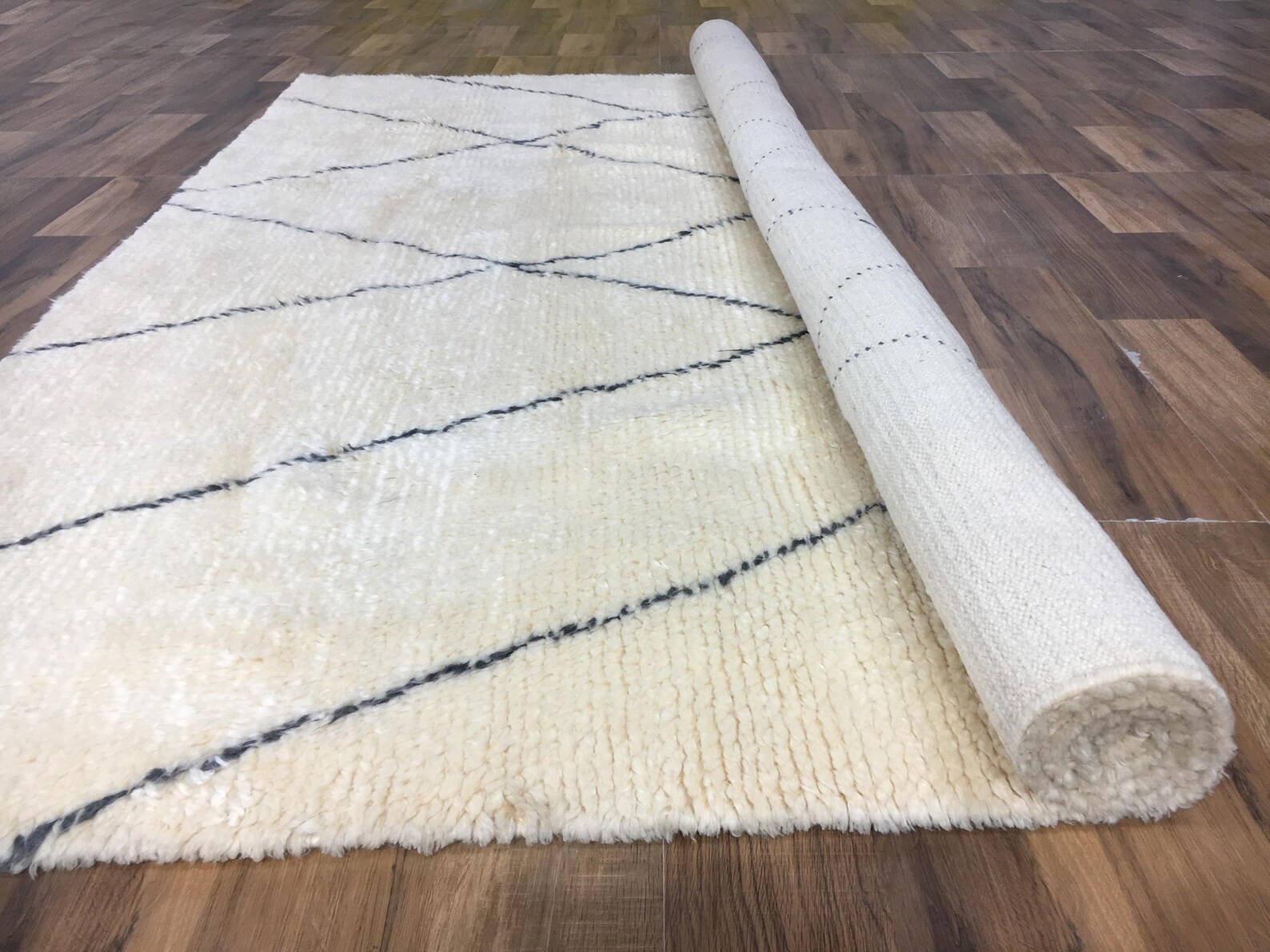 Handmade Moroccan Rug 8×8 – Beni Ourain Wool Berber Carpet, Authentic Shaggy Con